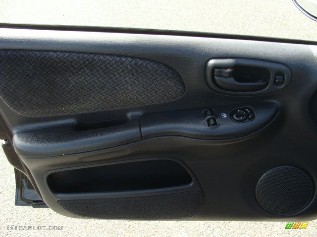 2002 Neon SXT - Black Clearcoat / Dark Slate Gray photo #8