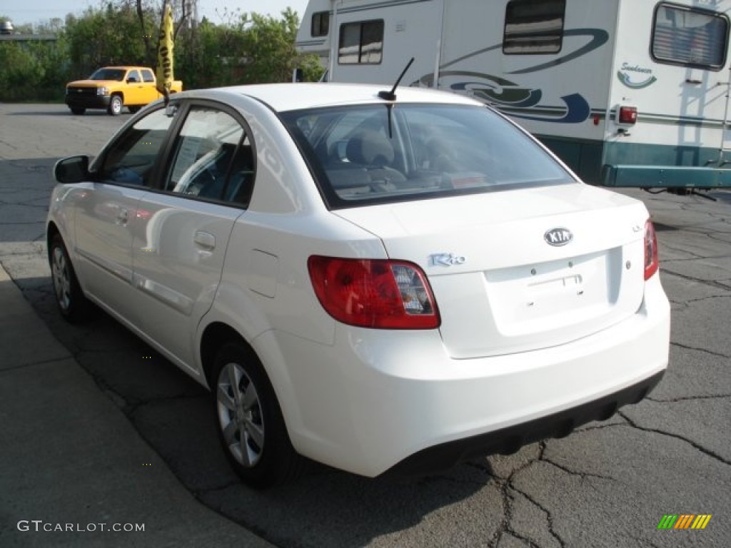 2011 Rio LX - Clear White / Gray photo #6