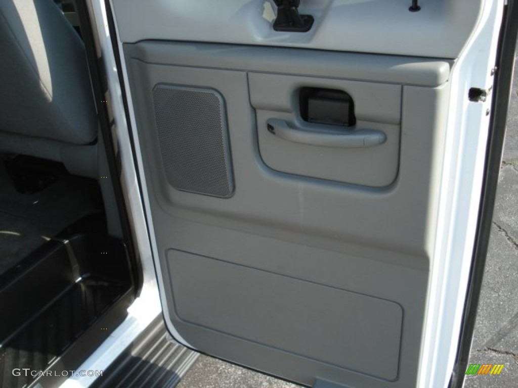 2011 E Series Van E350 XLT Passenger - Oxford White / Medium Flint photo #25