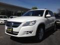 Candy White - Tiguan SE Photo No. 3