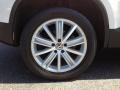 Candy White - Tiguan SE Photo No. 8