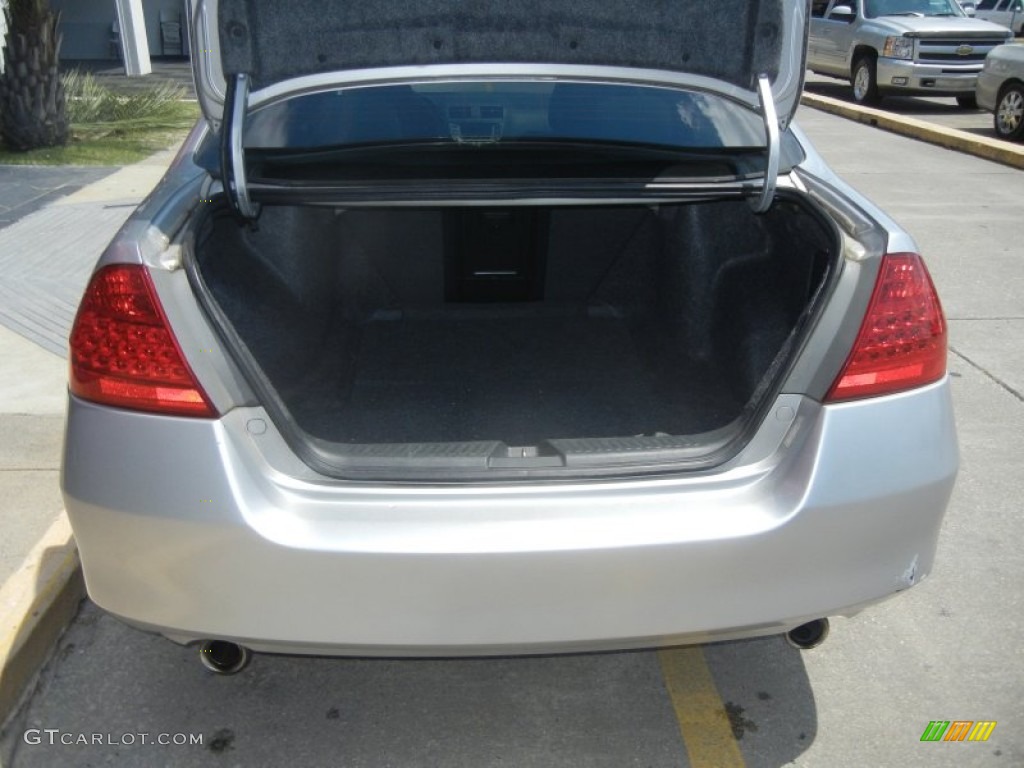 2006 Accord LX V6 Sedan - Alabaster Silver Metallic / Gray photo #4