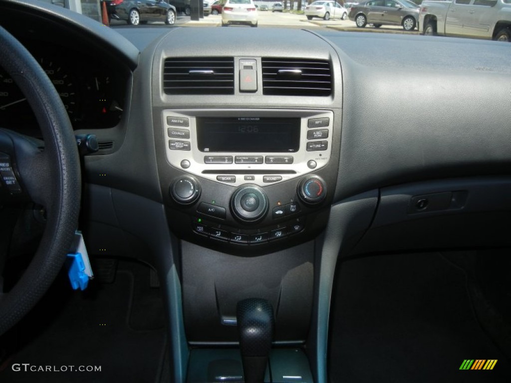 2006 Accord LX V6 Sedan - Alabaster Silver Metallic / Gray photo #18