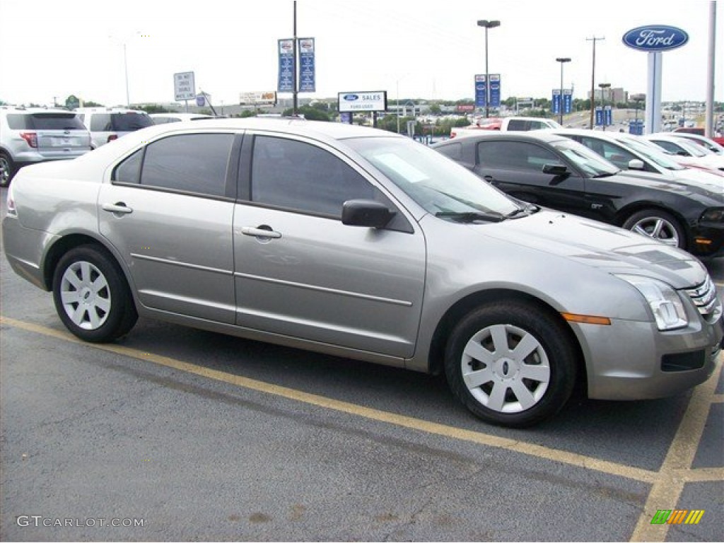 2008 Fusion S - Vapor Silver Metallic / Camel photo #4