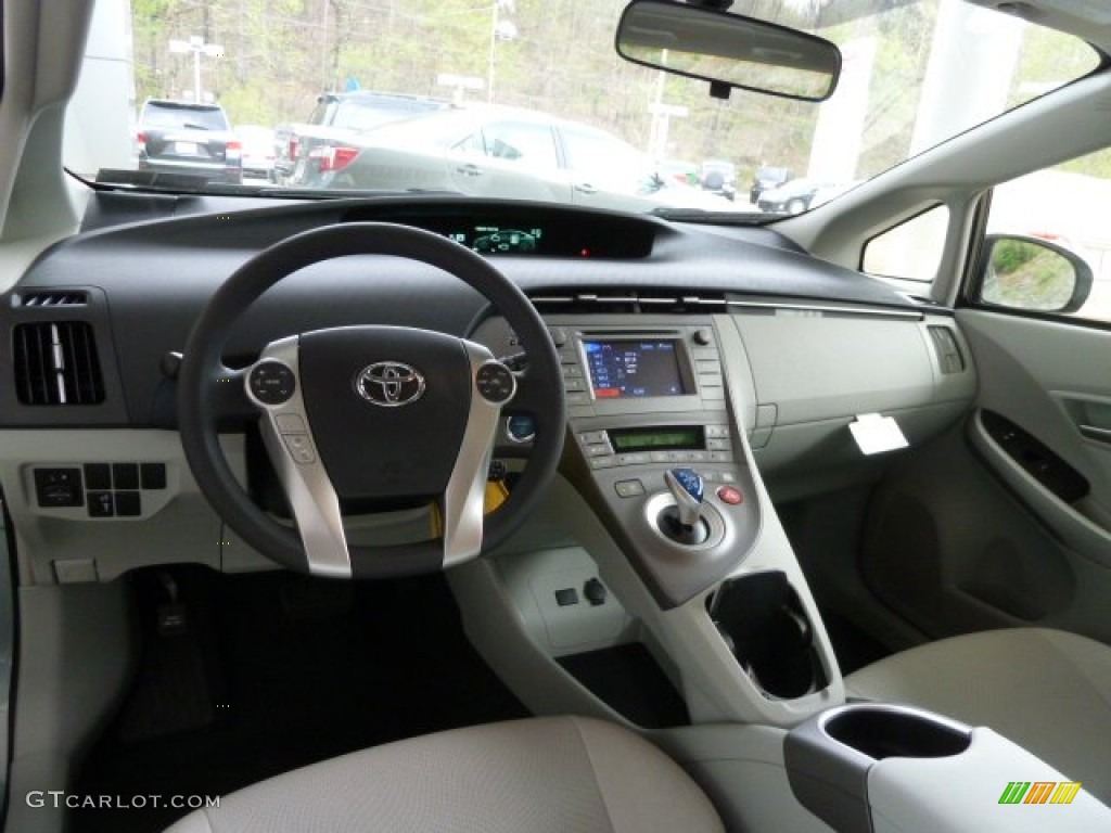 2012 Prius 3rd Gen Two Hybrid - Sea Glass Pearl / Misty Gray photo #10