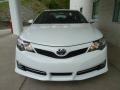 Super White - Camry SE Photo No. 6