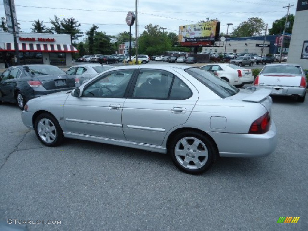 2006 Sentra SE-R - Brilliant Aluminum Metallic / Charcoal photo #9