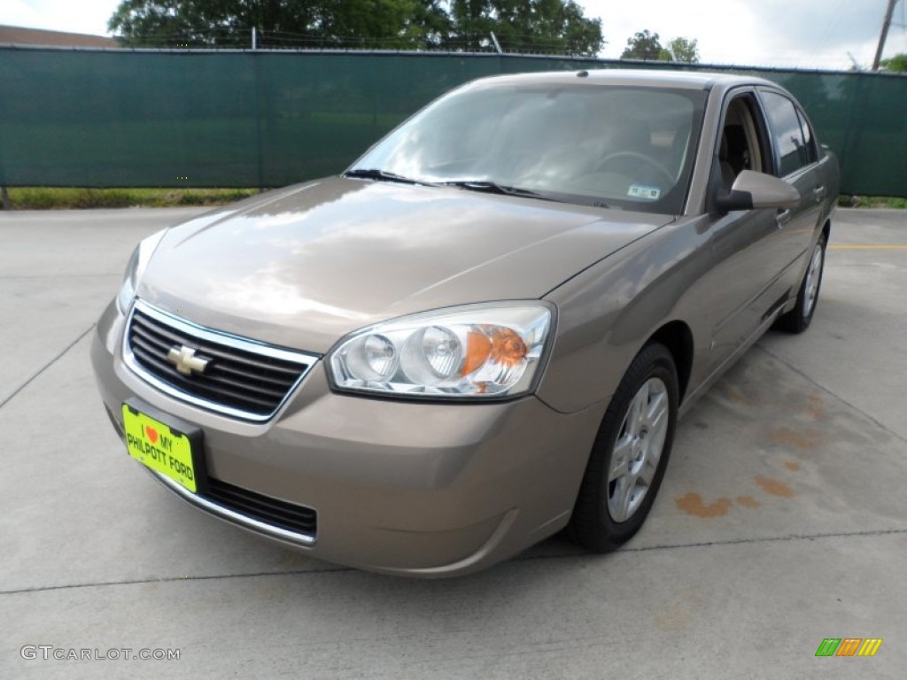 2008 Malibu Classic LT Sedan - Amber Bronze Metallic / Cashmere Beige photo #7