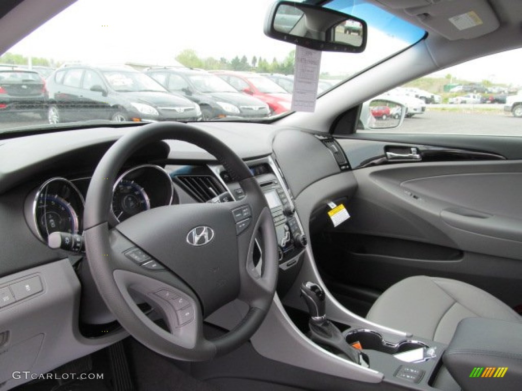 Gray Interior 2013 Hyundai Sonata Limited Photo #64541227
