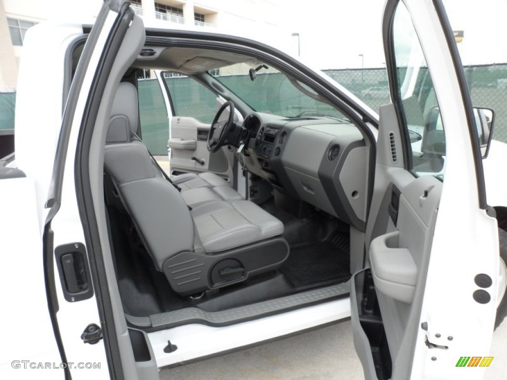 2006 F150 XL Regular Cab - Oxford White / Medium Flint photo #20