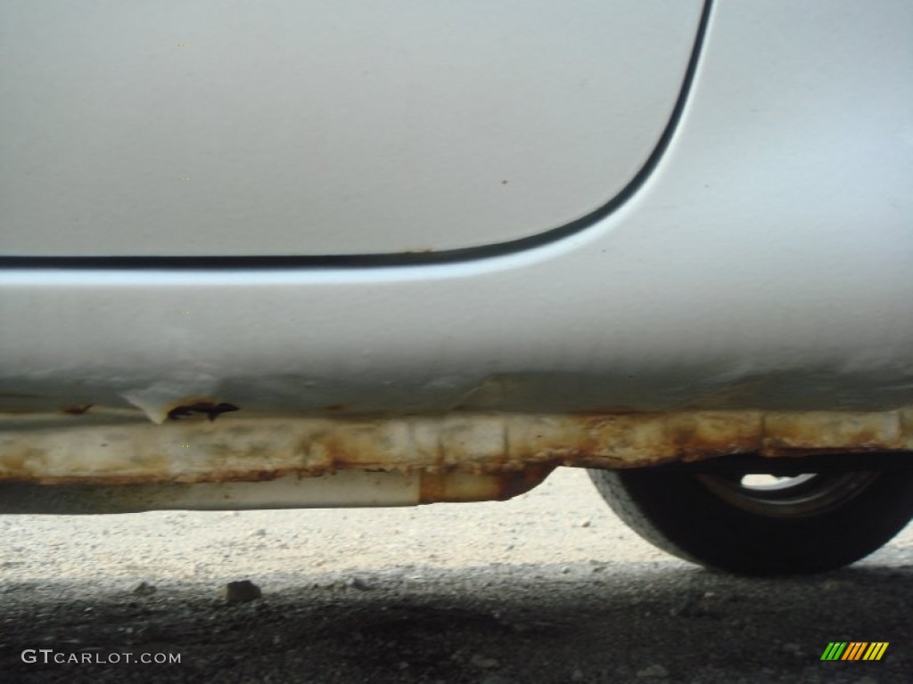 2000 Escort ZX2 Coupe - Silver Frost Metallic / Dark Charcoal photo #8