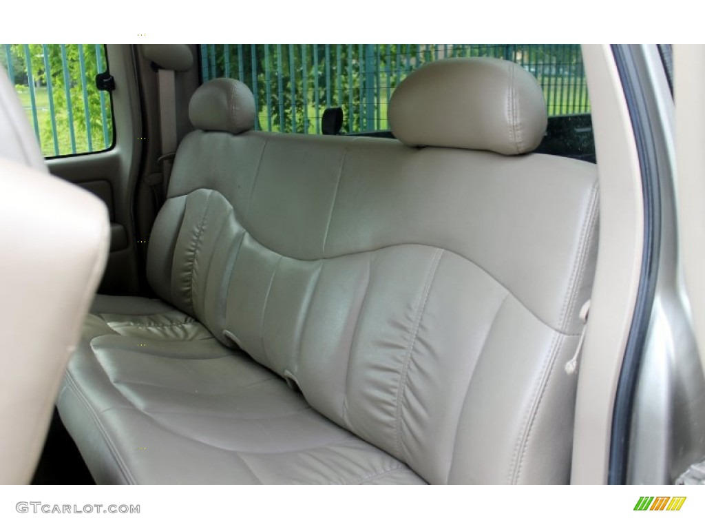 2001 Chevrolet Silverado 2500HD LT Extended Cab 4x4 Rear Seat Photo #64544739
