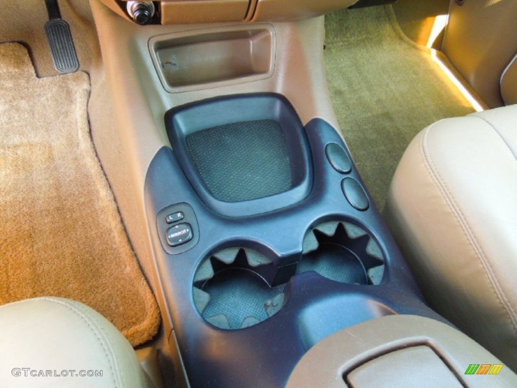 2004 Sequoia SR5 - Natural White / Oak photo #13