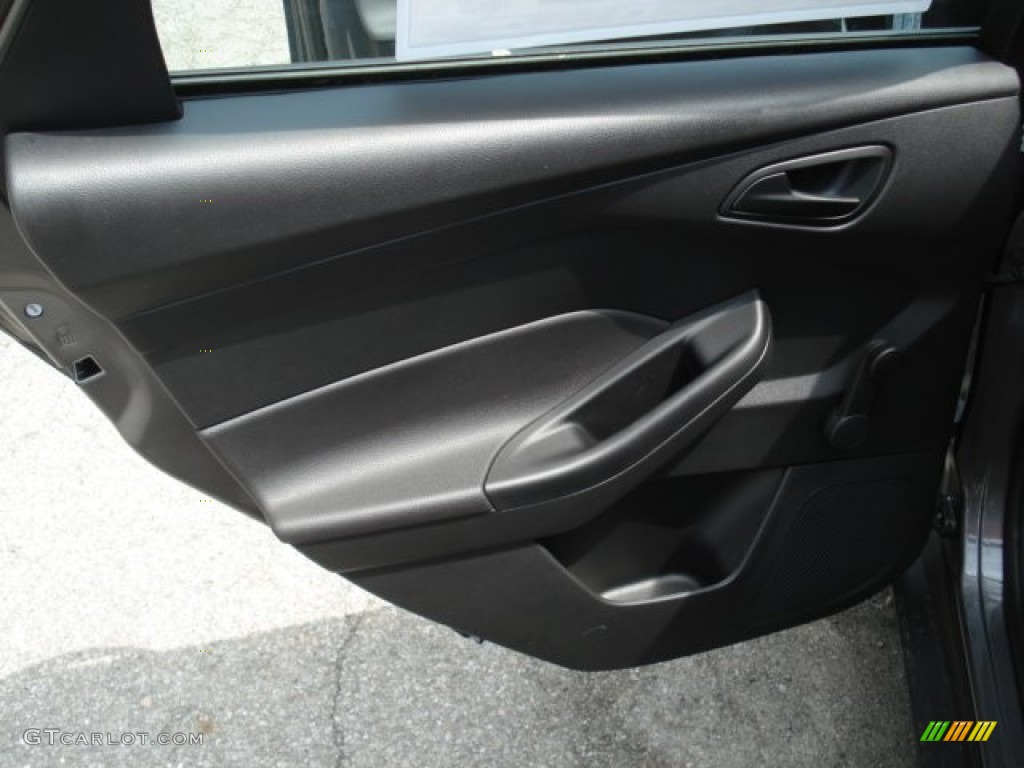 2012 Focus S Sedan - Sterling Grey Metallic / Charcoal Black photo #14