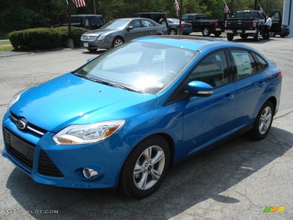 2012 Focus SE Sport Sedan - Blue Candy Metallic / Two-Tone Sport photo #4