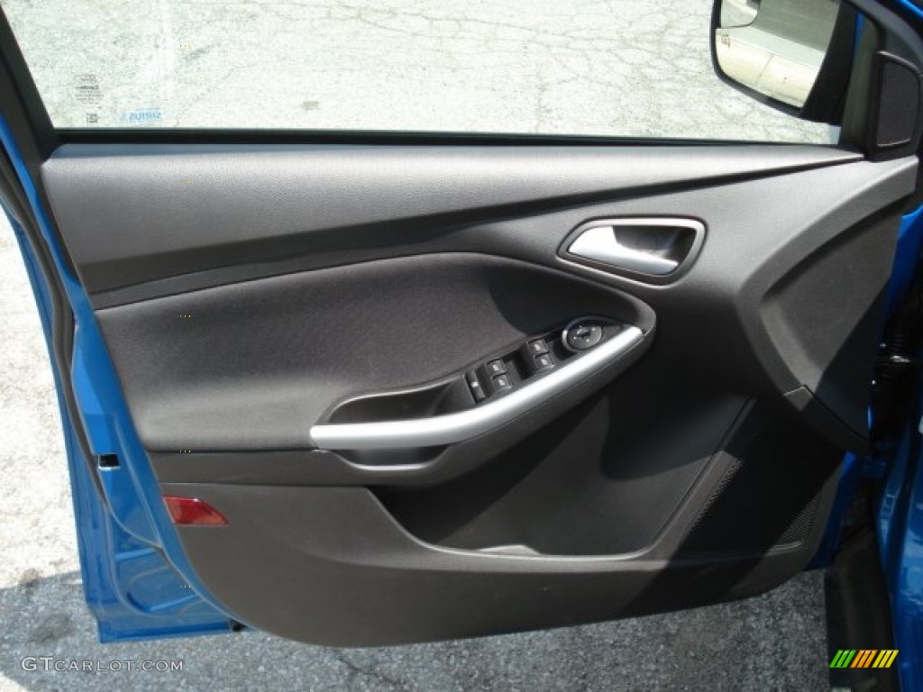 2012 Focus SE Sport Sedan - Blue Candy Metallic / Two-Tone Sport photo #12