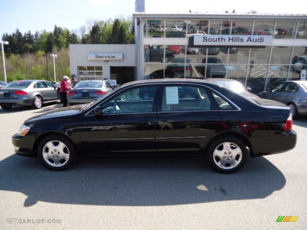 2004 Avalon XLS - Black / Ivory photo #2