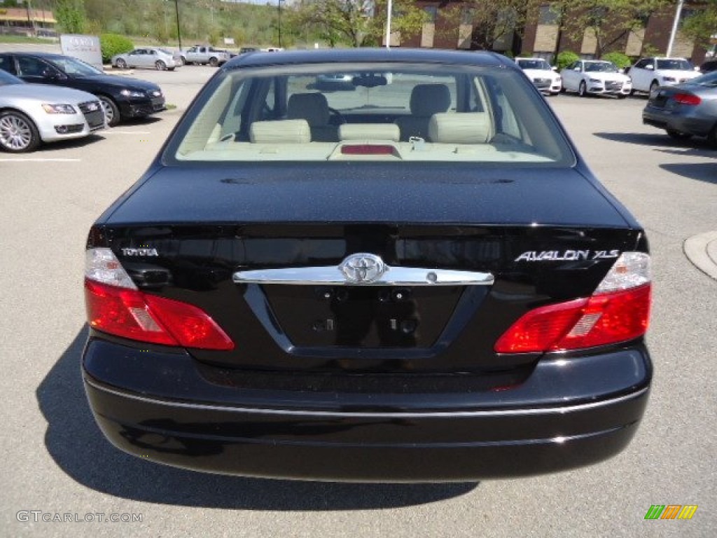 2004 Avalon XLS - Black / Ivory photo #4