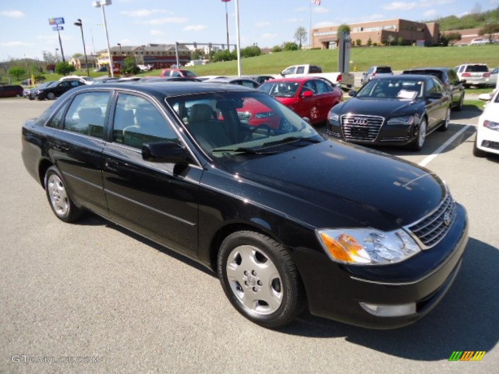 2004 Avalon XLS - Black / Ivory photo #7