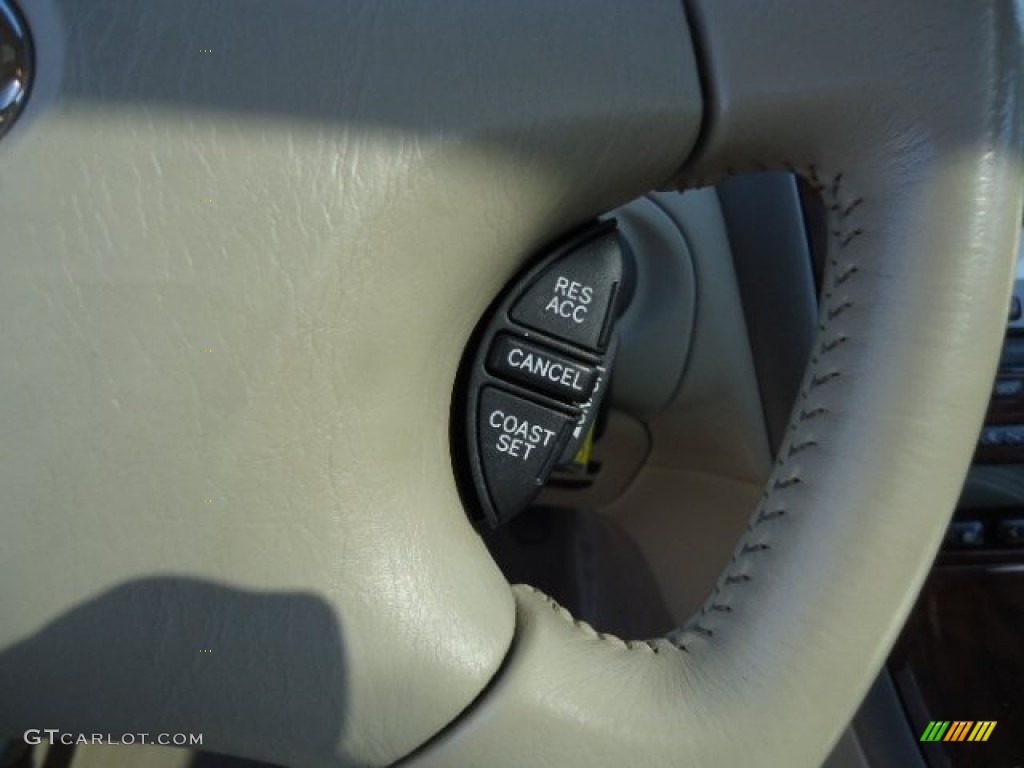 2004 Avalon XLS - Black / Ivory photo #18