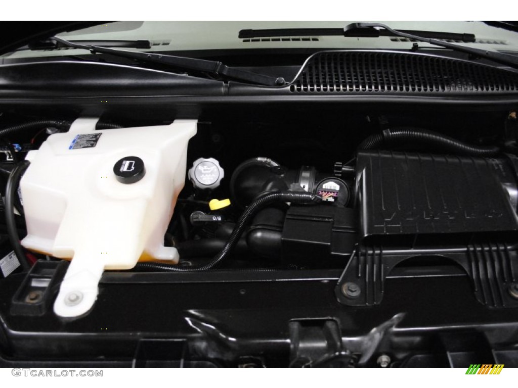 2005 Chevrolet Express 2500 Extended Passenger Conversion Van Engine Photos