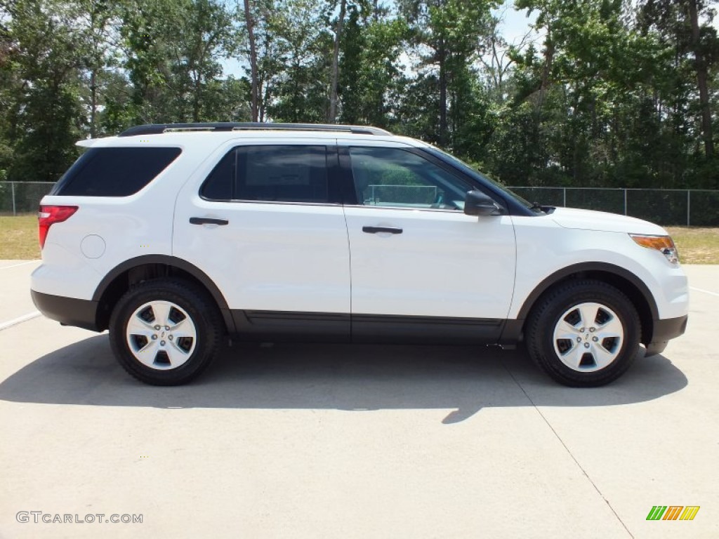 2013 Explorer FWD - Oxford White / Medium Light Stone photo #2