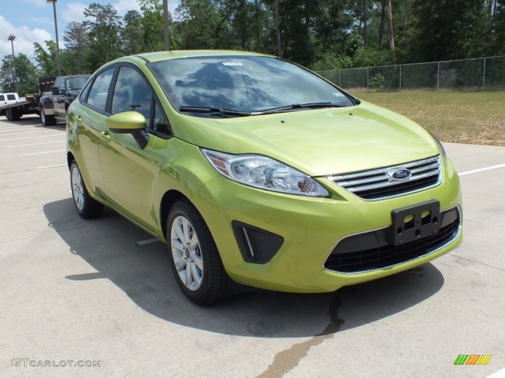 2012 Fiesta SE Sedan - Lime Squeeze Metallic / Charcoal Black photo #1