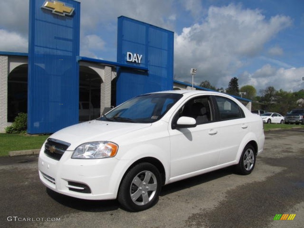 2010 Aveo LT Sedan - Summit White / Charcoal photo #1