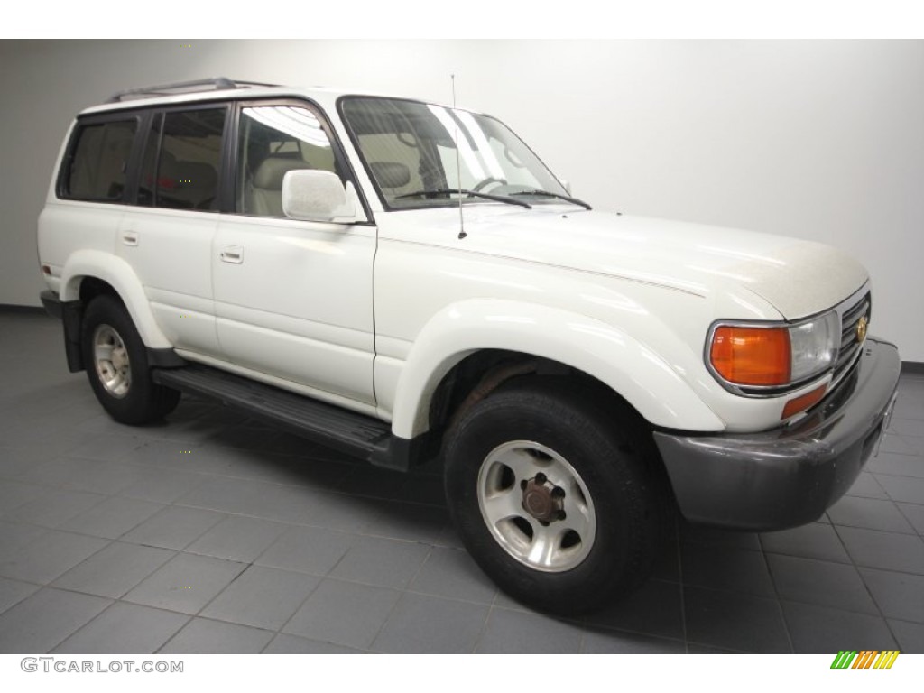 White Toyota Land Cruiser