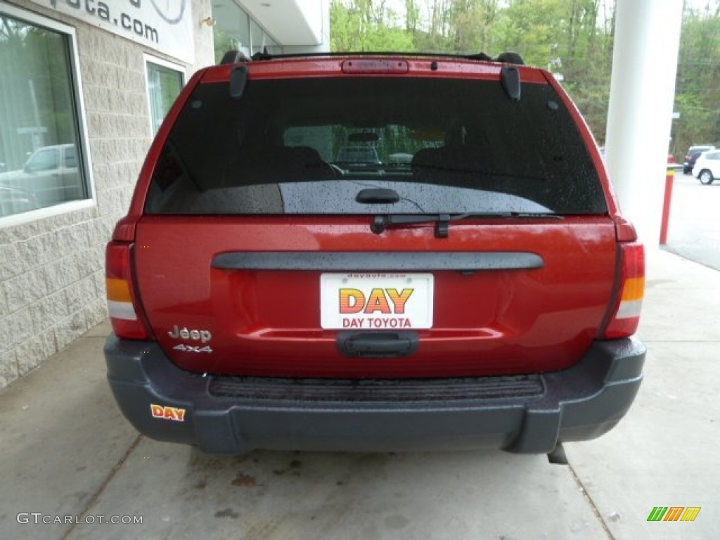 2004 Grand Cherokee Laredo 4x4 - Deep Lava Red Metallic / Dark Slate Gray photo #3
