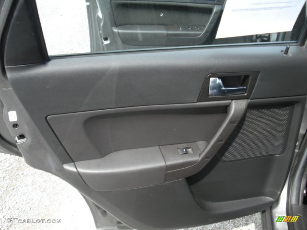 2010 Focus SES Sedan - Sterling Grey Metallic / Charcoal Black photo #14