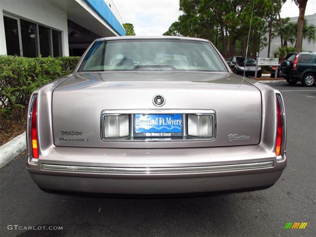 1998 DeVille Sedan - Light Driftwood Metallic / Beige photo #4
