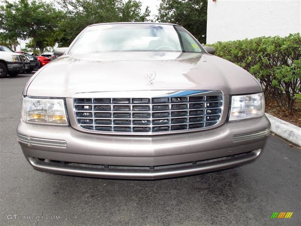 1998 DeVille Sedan - Light Driftwood Metallic / Beige photo #8