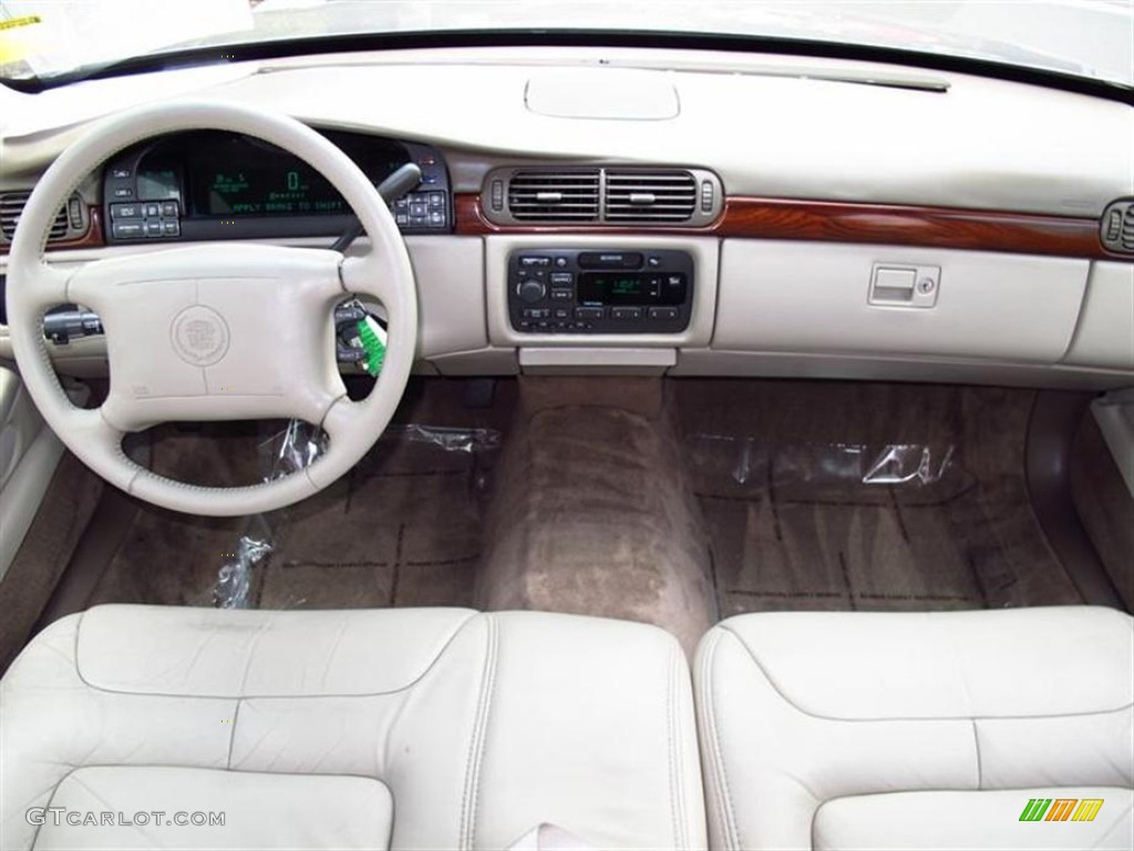 1998 DeVille Sedan - Light Driftwood Metallic / Beige photo #10
