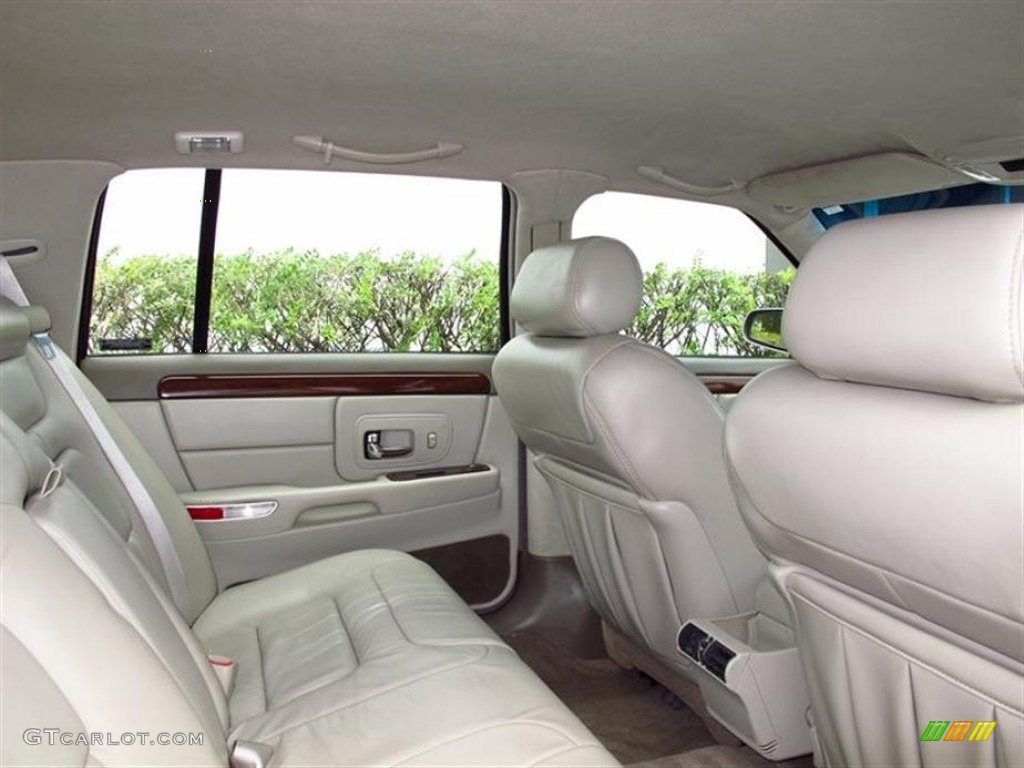 1998 DeVille Sedan - Light Driftwood Metallic / Beige photo #14