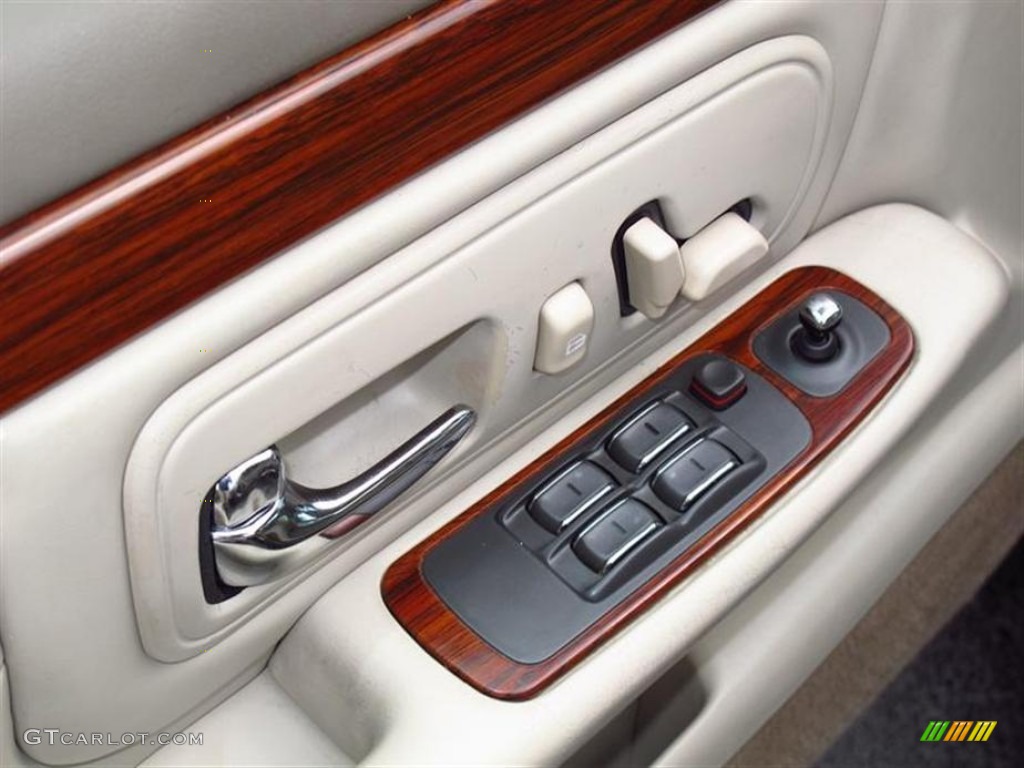 1998 DeVille Sedan - Light Driftwood Metallic / Beige photo #15