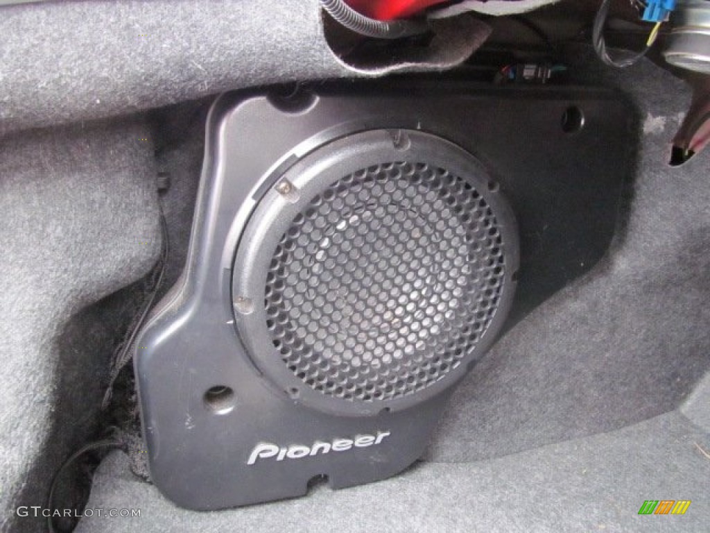 2006 Chevrolet Cobalt SS Sedan Audio System Photos