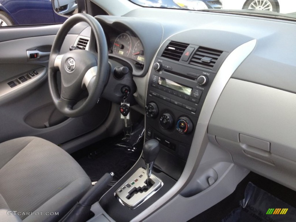 2010 Corolla LE - Classic Silver Metallic / Ash photo #16