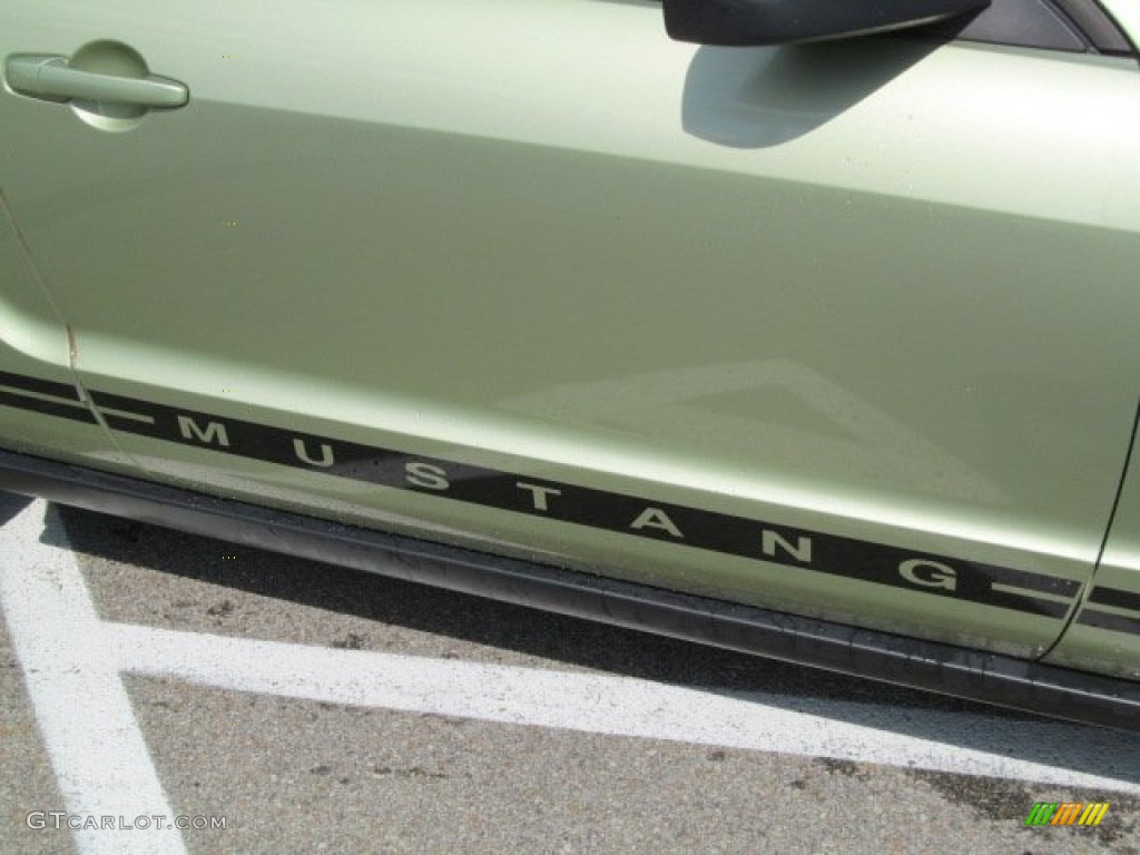 2005 Mustang V6 Premium Coupe - Legend Lime Metallic / Dark Charcoal photo #4