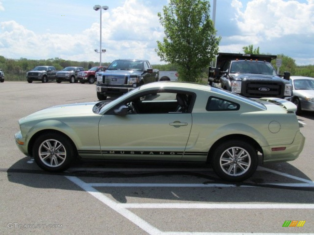 2005 Mustang V6 Premium Coupe - Legend Lime Metallic / Dark Charcoal photo #7