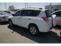 Super White - RAV4 I4 Photo No. 3