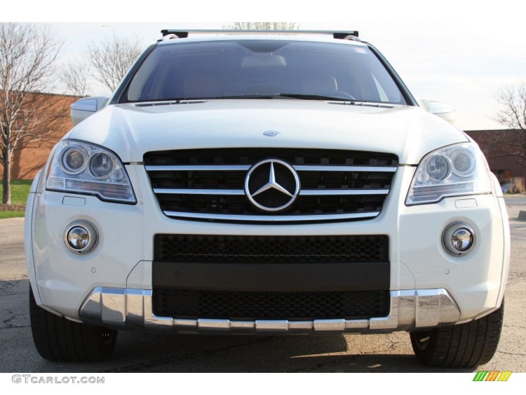 Arctic White 2010 Mercedes-Benz ML 63 AMG 4Matic Exterior Photo #64602914