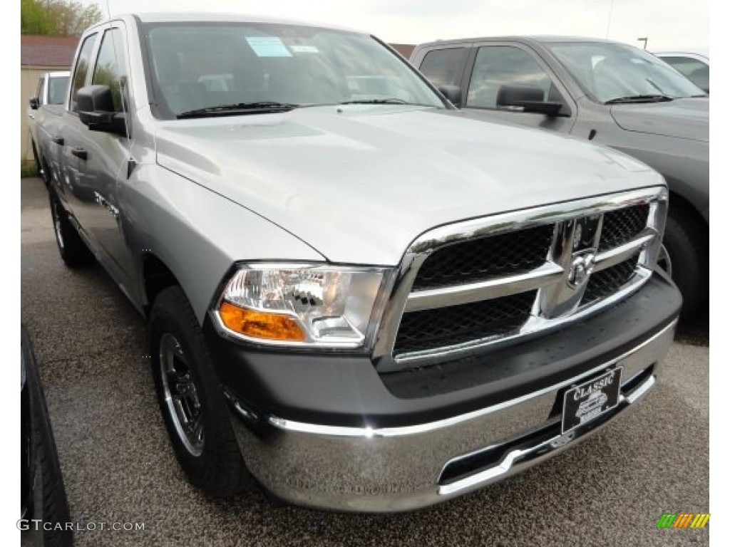 2012 Ram 1500 ST Quad Cab 4x4 - Bright Silver Metallic / Dark Slate Gray/Medium Graystone photo #2