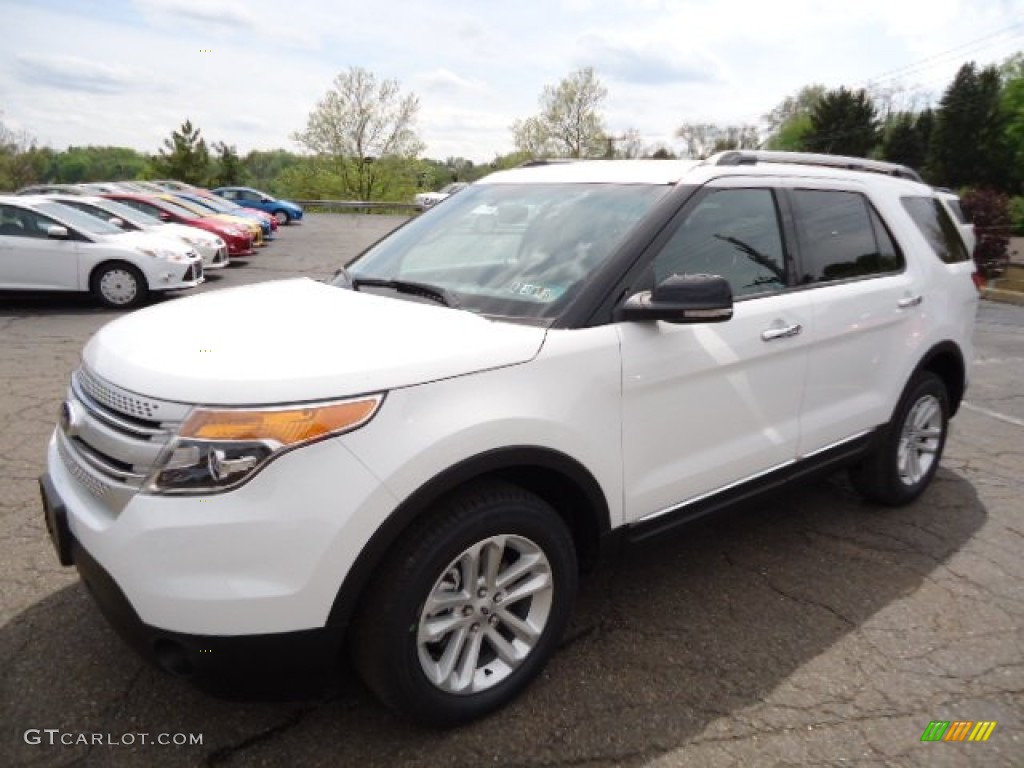 2013 Explorer XLT 4WD - Oxford White / Medium Light Stone photo #5