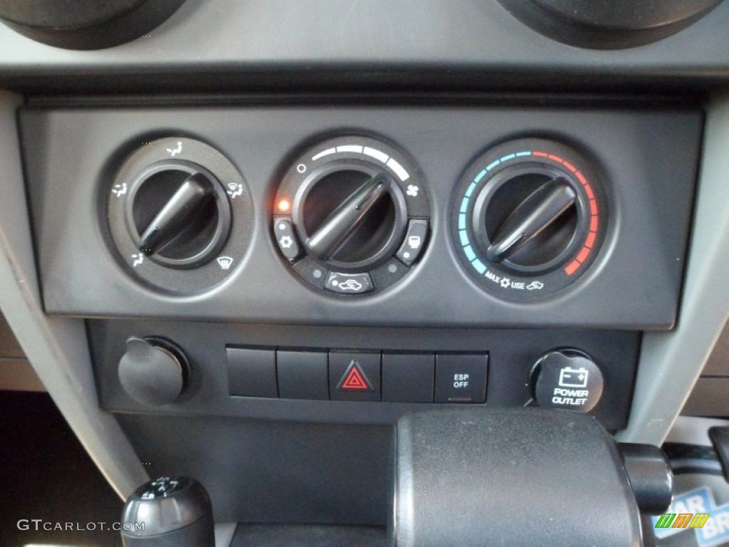 2008 Jeep Wrangler X 4x4 Right Hand Drive Controls Photo #64617571