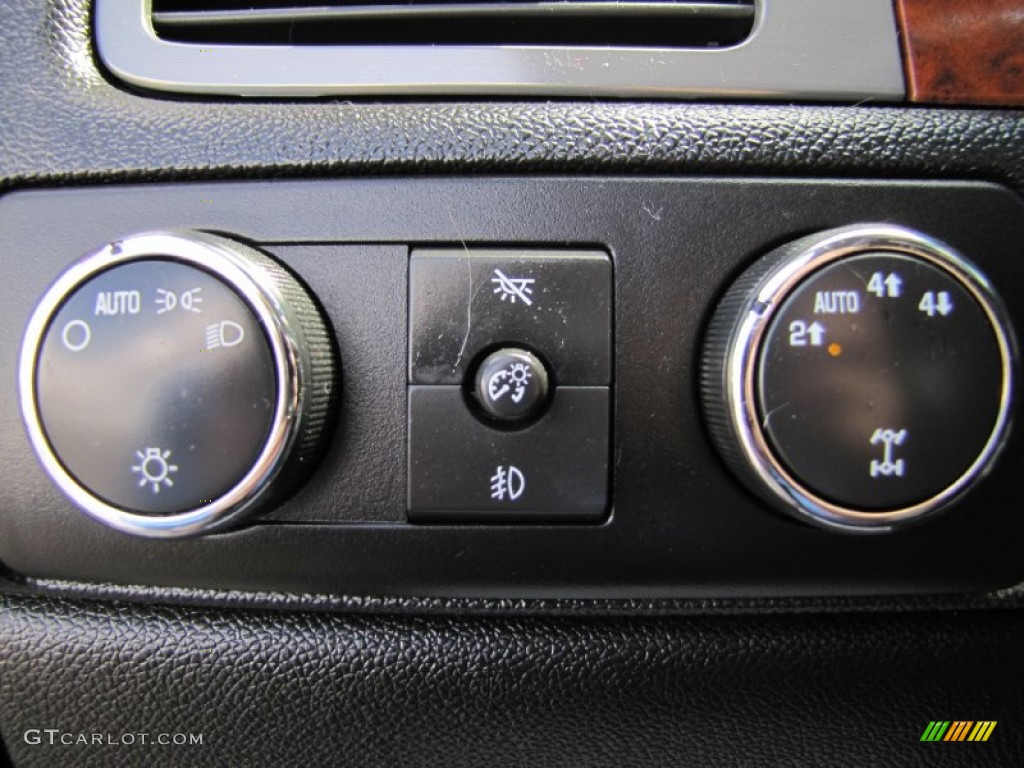2008 Chevrolet Silverado 1500 LTZ Crew Cab 4x4 Controls Photo #64617856