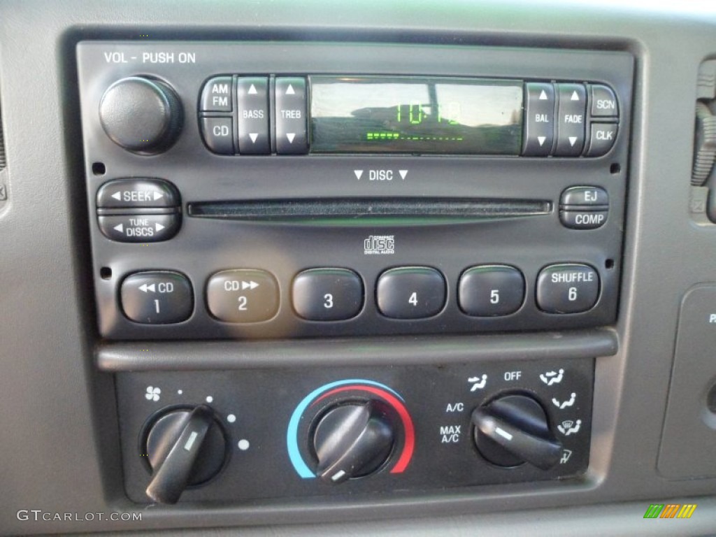 2004 Ford F250 Super Duty XLT Regular Cab 4x4 Audio System Photo #64618843