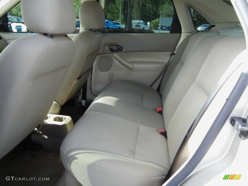 2006 Ford Focus ZX4 S Sedan Rear Seat Photo #64628620