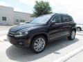 Deep Black Metallic - Tiguan SE Photo No. 1