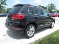 Deep Black Metallic - Tiguan SE Photo No. 2